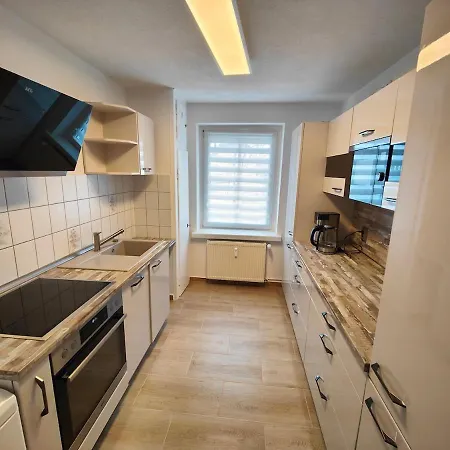 Basovic - Moderne & Ruhige In Fuer Arbeiter & Urlauber Apartment