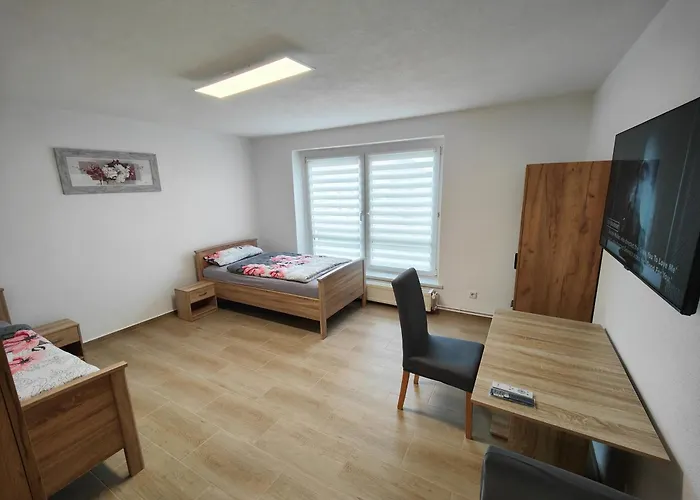 Moderne & Ruhige In Fuer Arbeiter & Urlauber *